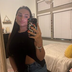 Meet your Posher, Mia